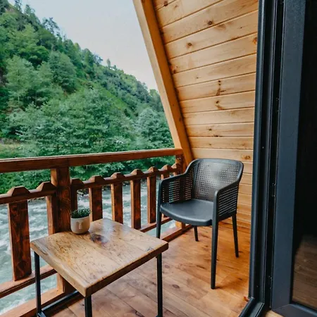 Chalet Molaverbungalov Camlihemsin